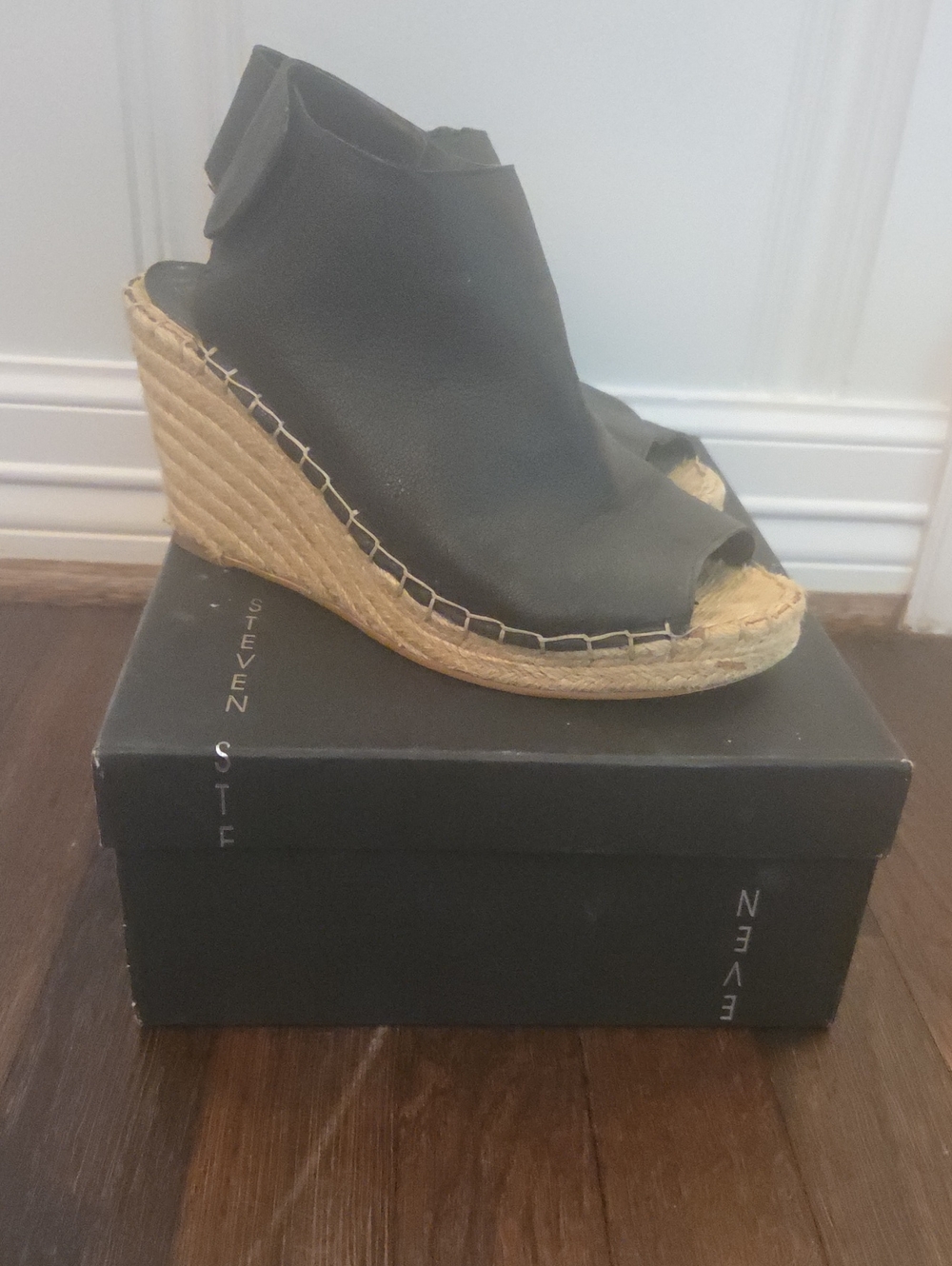 Steve Madden Black Leather Espadrille Wedge Sandals